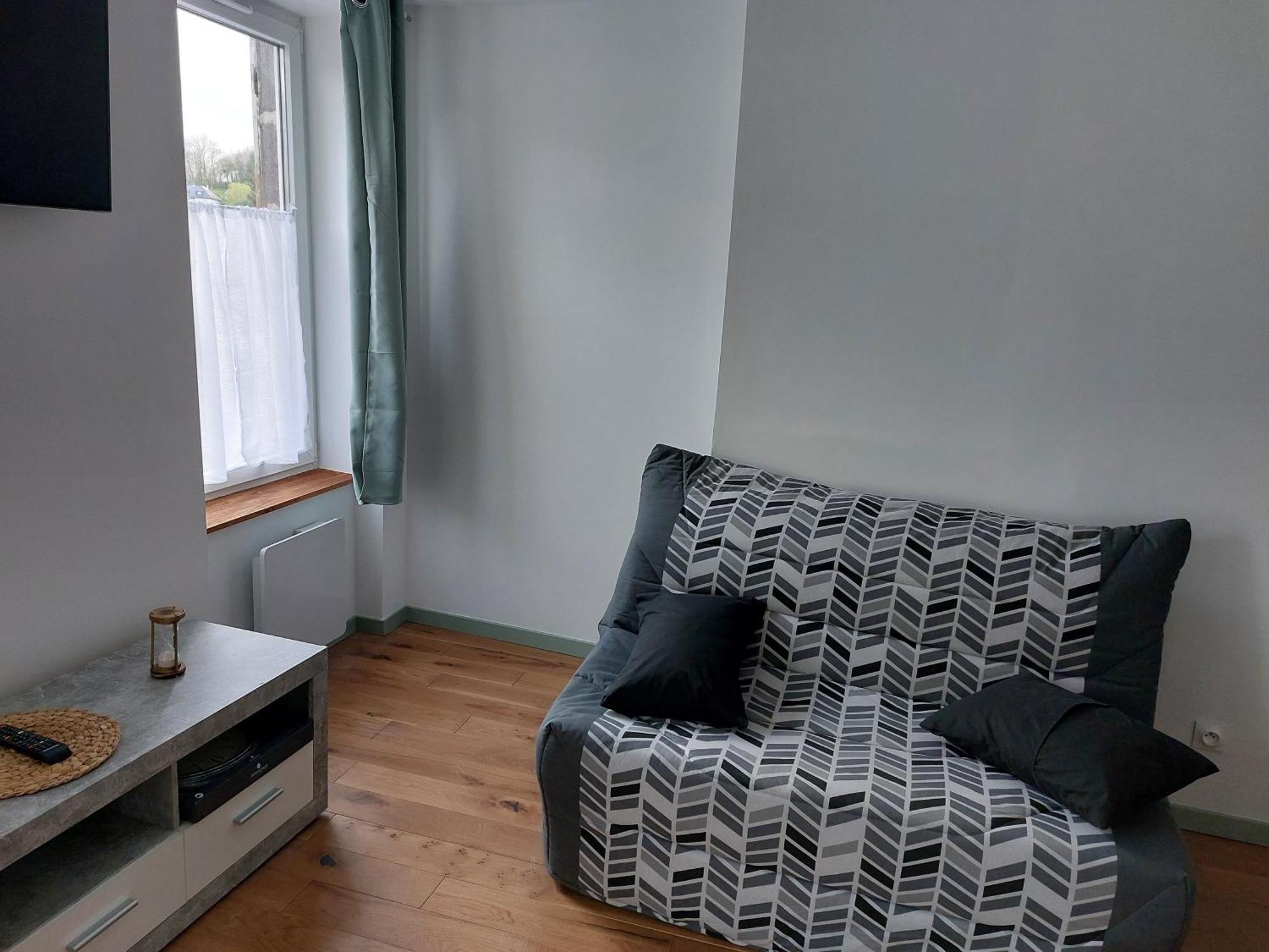 Studio Refait A Neuf Clos Saint Genest Manzat Exterior foto